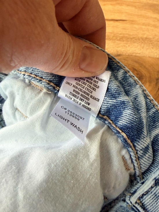 Altar’d State Connor Barrel Jeans Light Wash Size 8 High Rise Trendy Denim - Picture 10 of 11